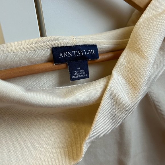 Ann Taylor cream cowl boat neck sweater size medium M dry clean - Picture 2 of 2